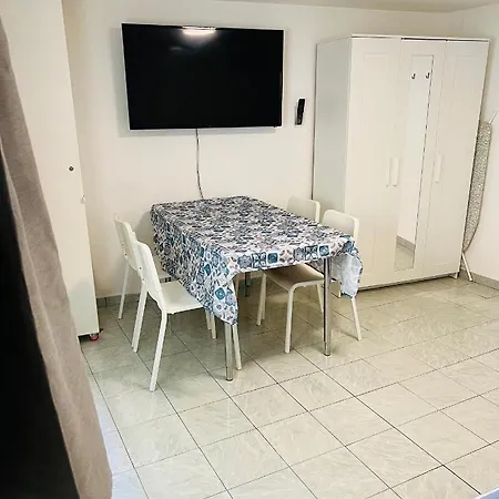 700mt To Station Venezia,free Parking, Shuttle Airport Via Napoli 71