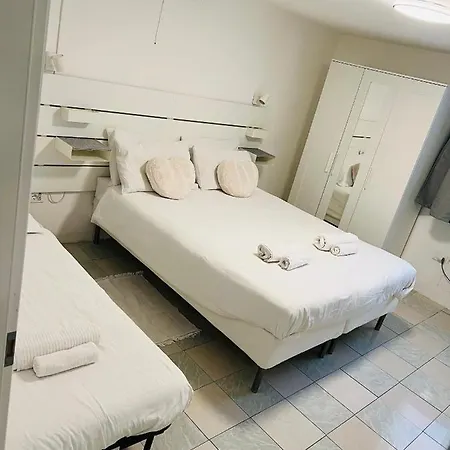 700mt To Station Venezia,free Parking, Shuttle Airport Via Napoli 71 Apartment *