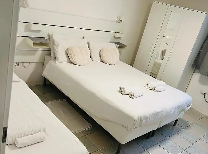 Venezia, 700mt To Station, Free Parking, Shuttle Airport, Train Station, Via Napoli 71 Appartement *