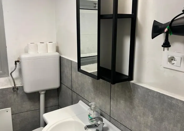 Appartement Venezia, 700mt To Station, Free Parking, Shuttle Airport, Train Station, Via Napoli 71 Mestre